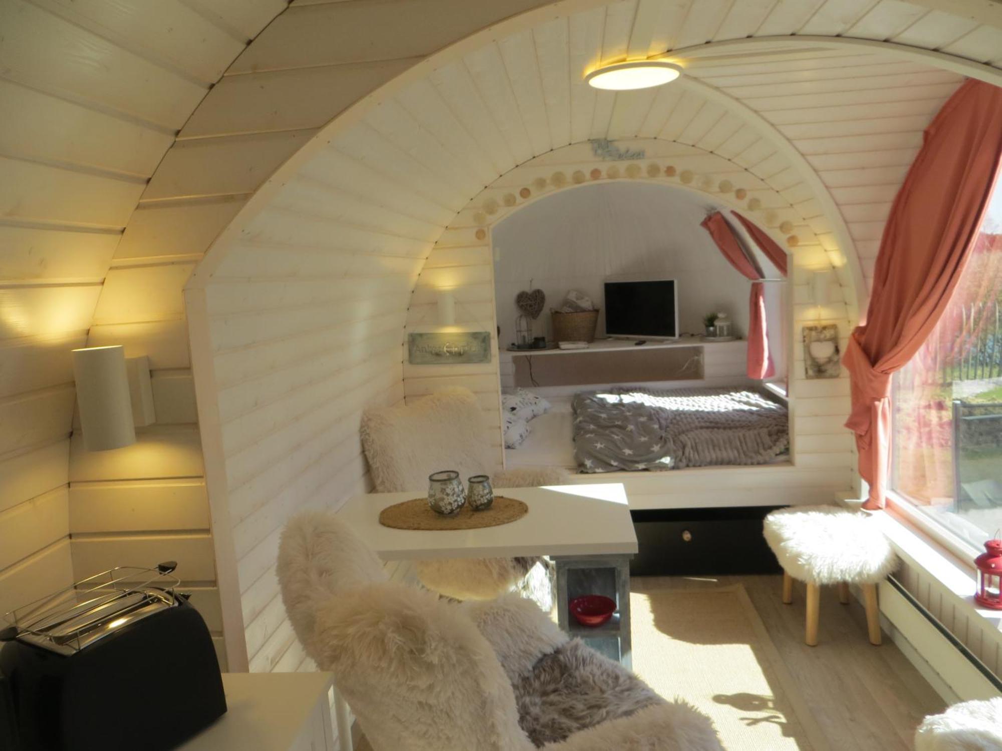 Bettis - Uebernachten Im Iglu-Tinyhaus Tostedt  Экстерьер фото